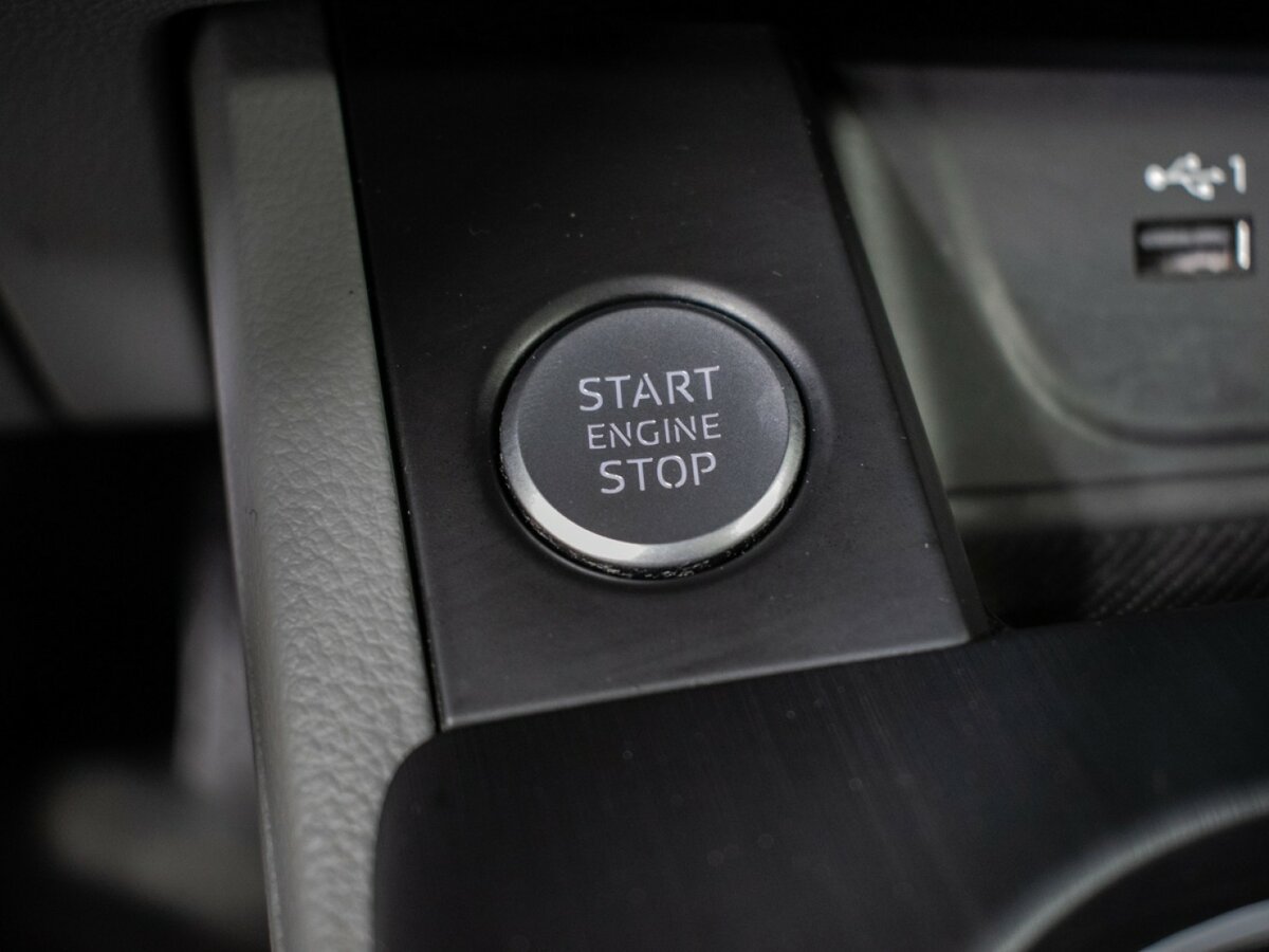 Б/У Ауди А4 2019 года. Фото: #14