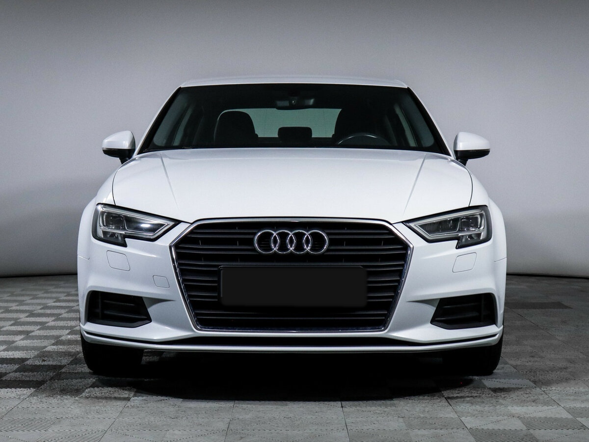 Б/У Ауди А3 2018 года. Фото: #1