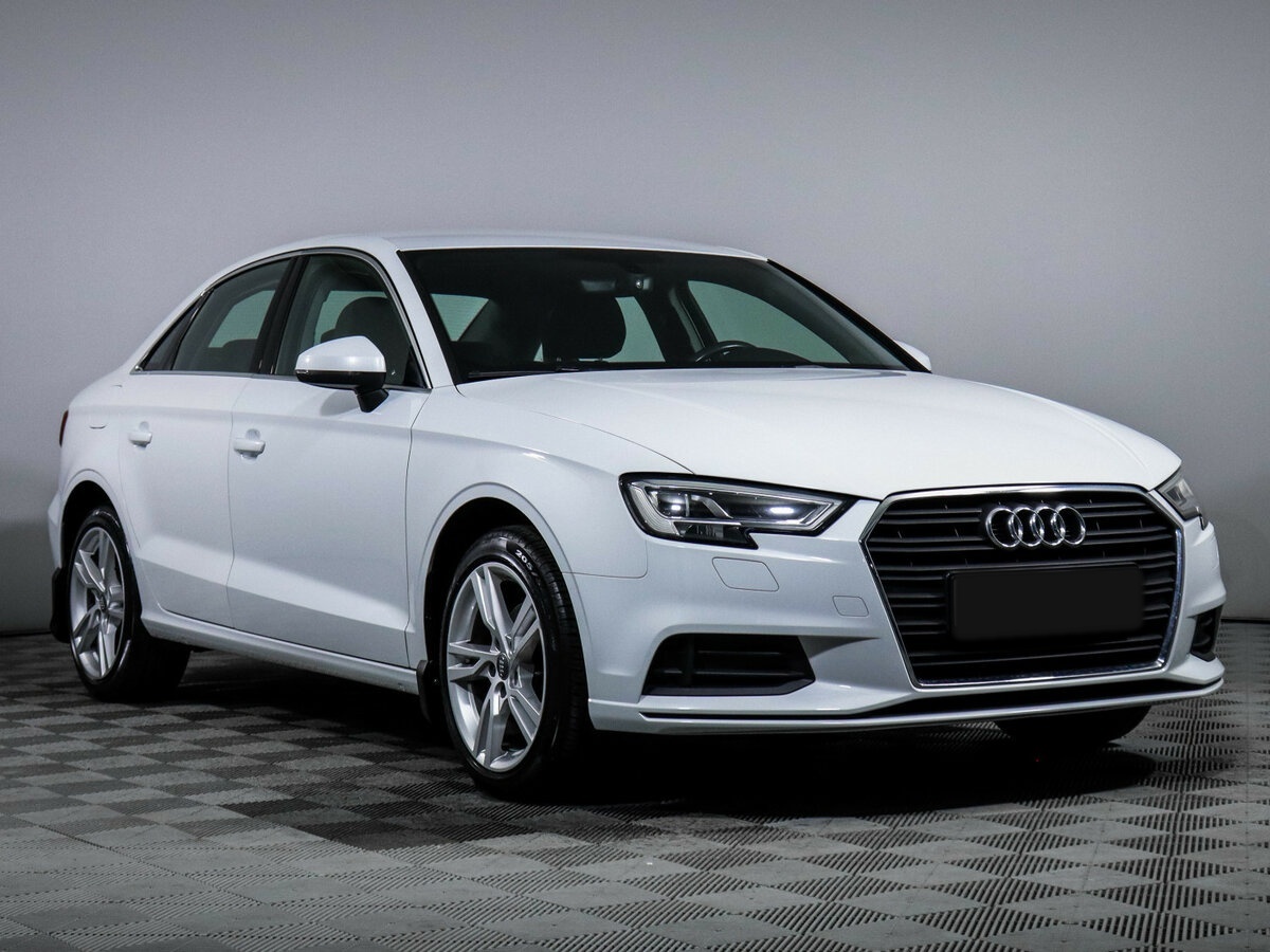 Б/У Ауди А3 2018 года. Фото: #2