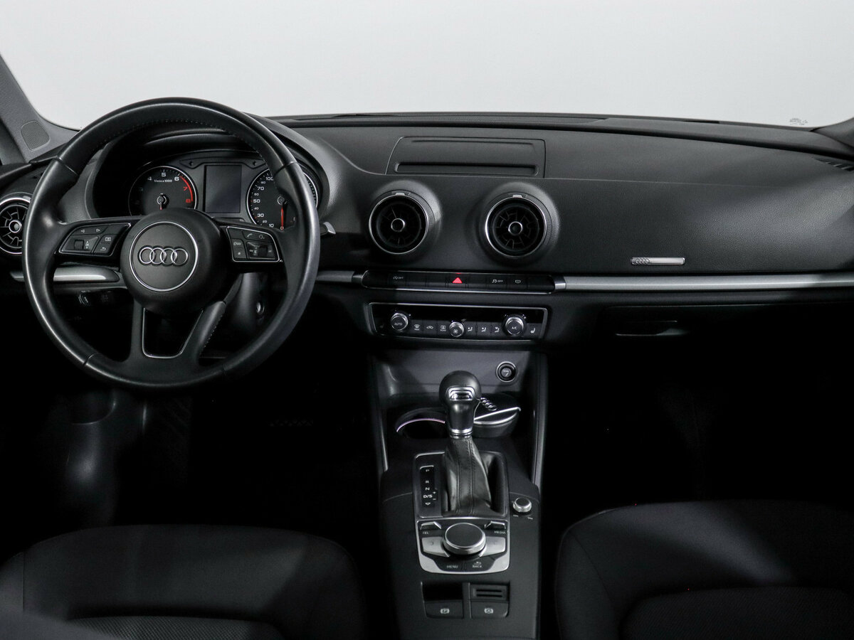 Б/У Ауди А3 2018 года. Фото: #9