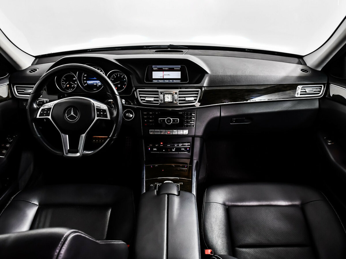 Б/У Мерседес-Бенц Е-Класс 2013 года. Фото: #10