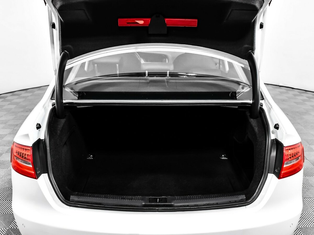 Б/У Ауди А4 2013 года. Фото: #12