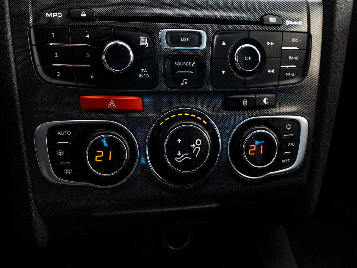 Б/У Ситроен Ц4 2012 года. Фото: #11