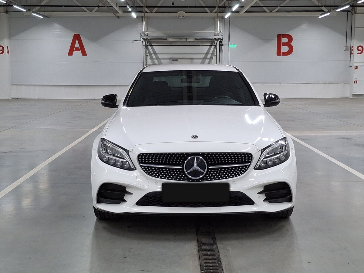 Б/У Мерседес-Бенц Ц-Класс 2018 года. Фото: #1