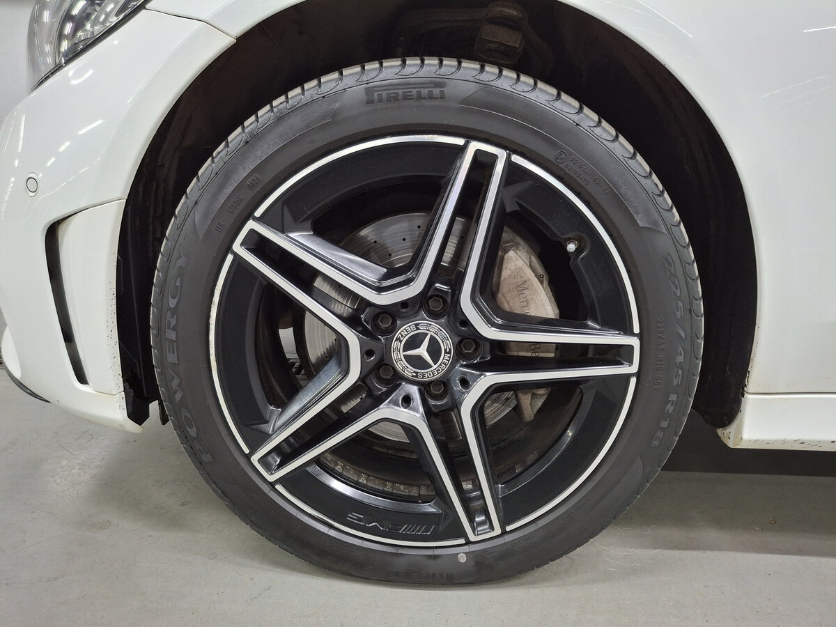 Б/У Мерседес-Бенц Ц-Класс 2018 года. Фото: #17