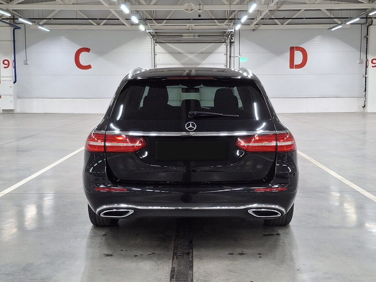 Б/У Мерседес-Бенц Е-Класс 2018 года. Фото: #5