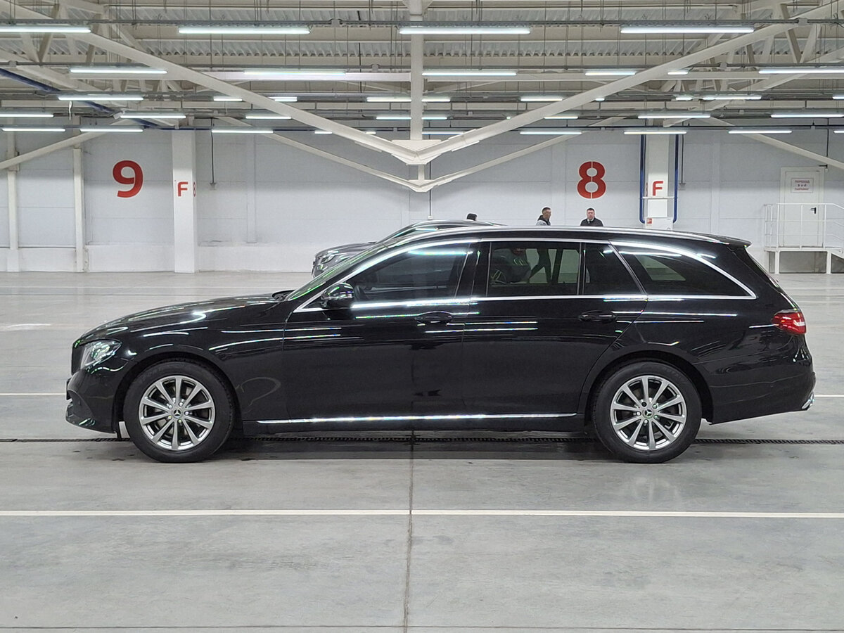 Б/У Мерседес-Бенц Е-Класс 2018 года. Фото: #7