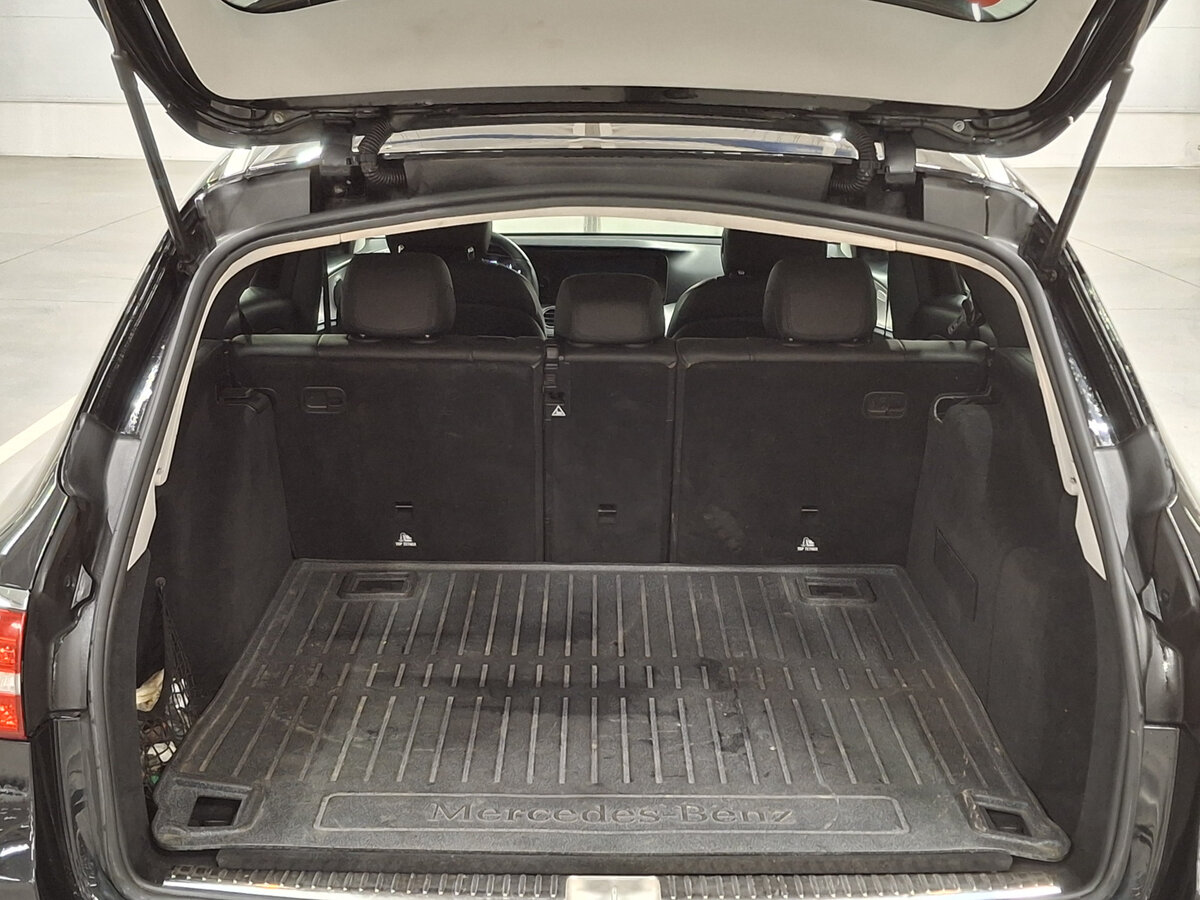 Б/У Мерседес-Бенц Е-Класс 2018 года. Фото: #8