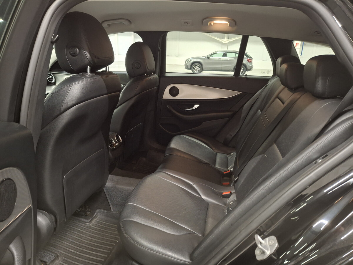 Б/У Мерседес-Бенц Е-Класс 2018 года. Фото: #10