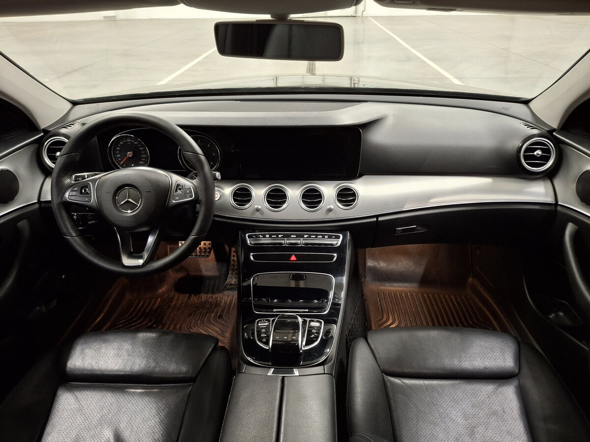 Б/У Мерседес-Бенц Е-Класс 2018 года. Фото: #12