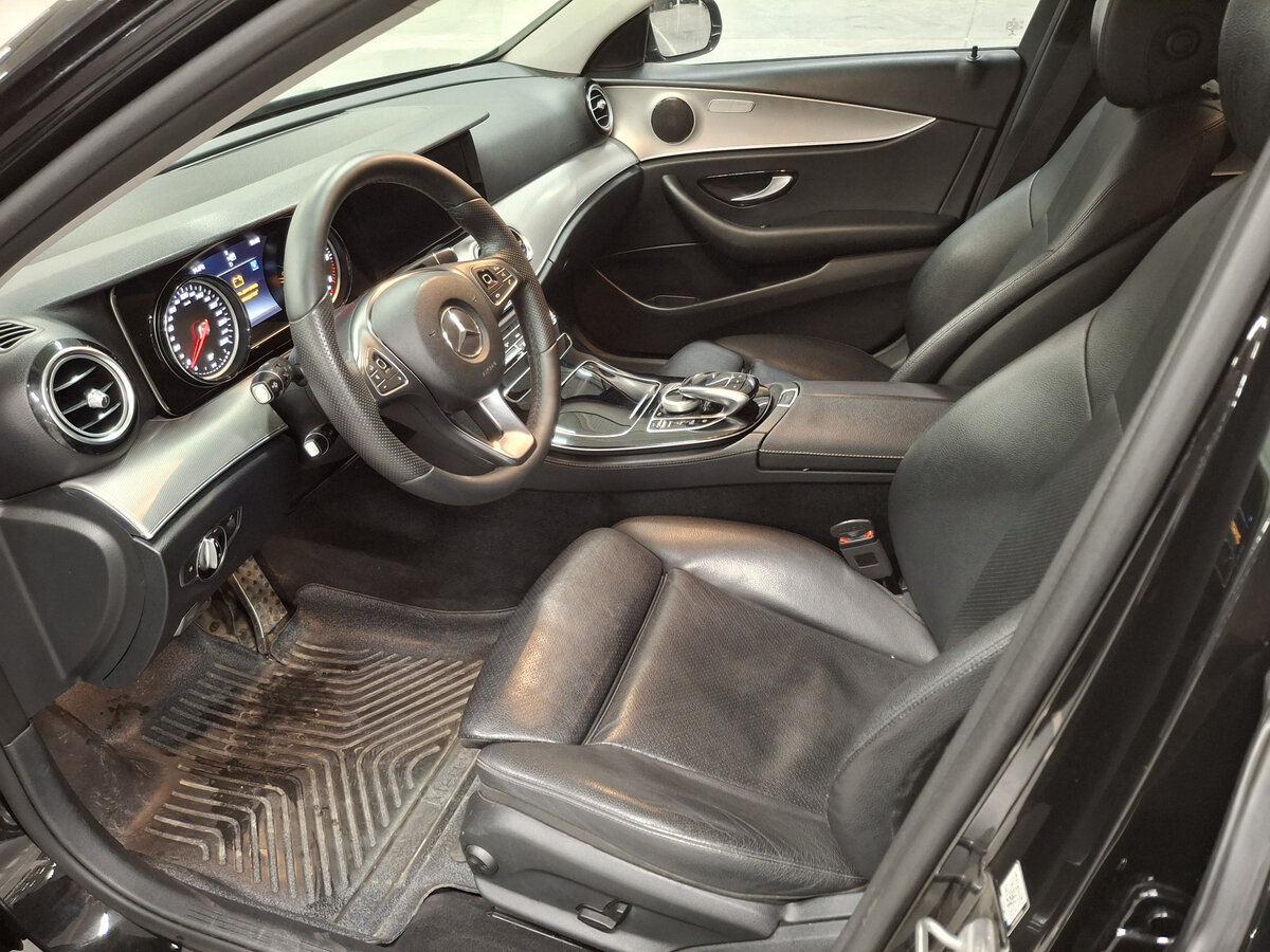 Б/У Мерседес-Бенц Е-Класс 2018 года. Фото: #14