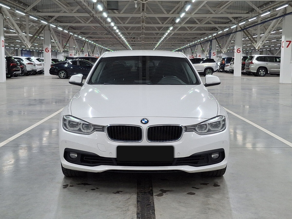 Б/У БМВ 3 серии 2015 года. Фото: #1