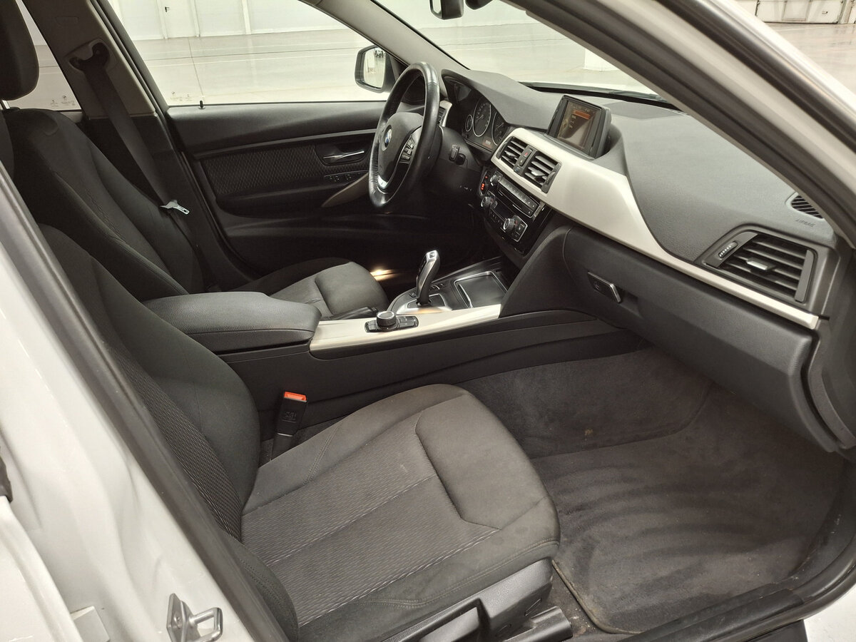 Б/У БМВ 3 серии 2015 года. Фото: #9