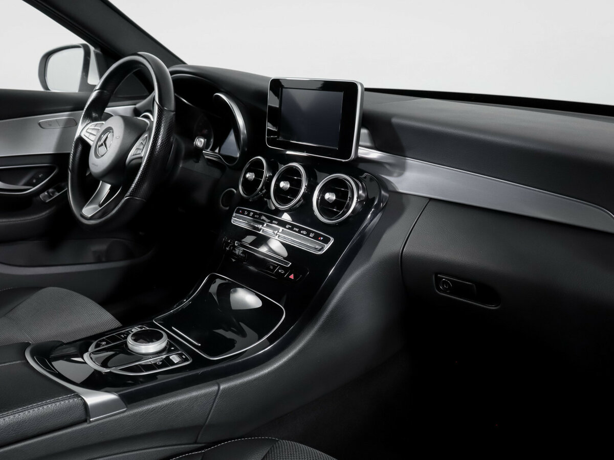 Б/У Мерседес-Бенц Ц-Класс 2016 года. Фото: #6