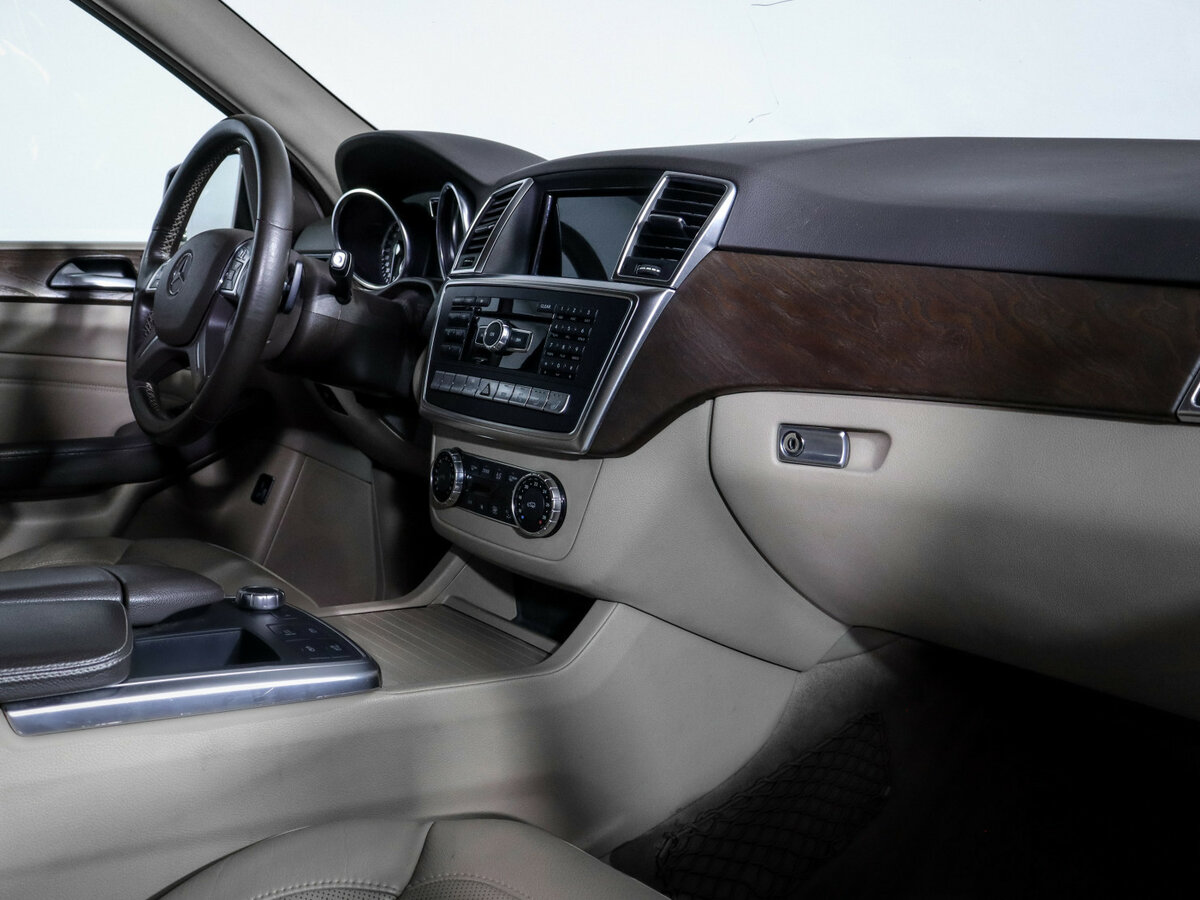 Б/У Мерседес-Бенц М-Класс 2012 года. Фото: #6