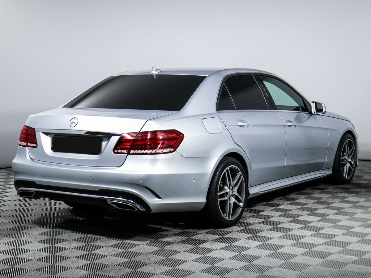 Б/У Мерседес-Бенц Е-Класс 2015 года. Фото: #3