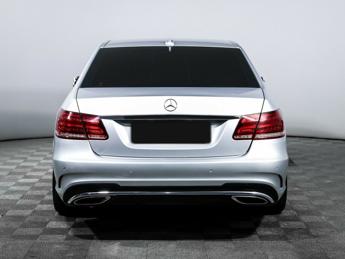 Б/У Мерседес-Бенц Е-Класс 2015 года. Фото: #4