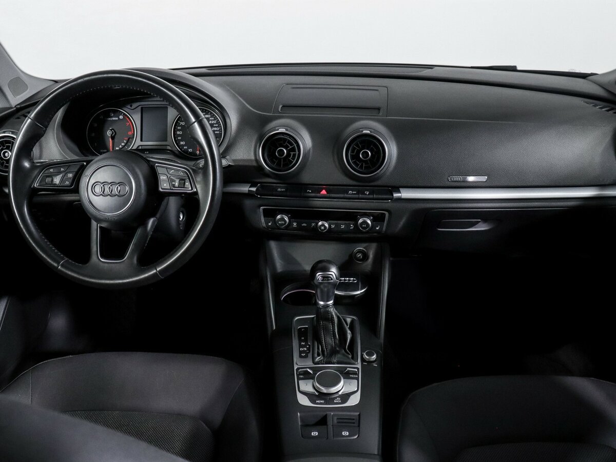 Б/У Ауди А3 2016 года. Фото: #9