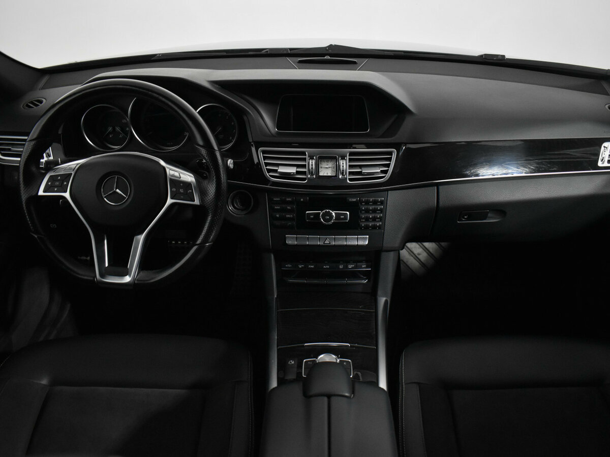 Б/У Мерседес-Бенц Е-Класс 2014 года. Фото: #12