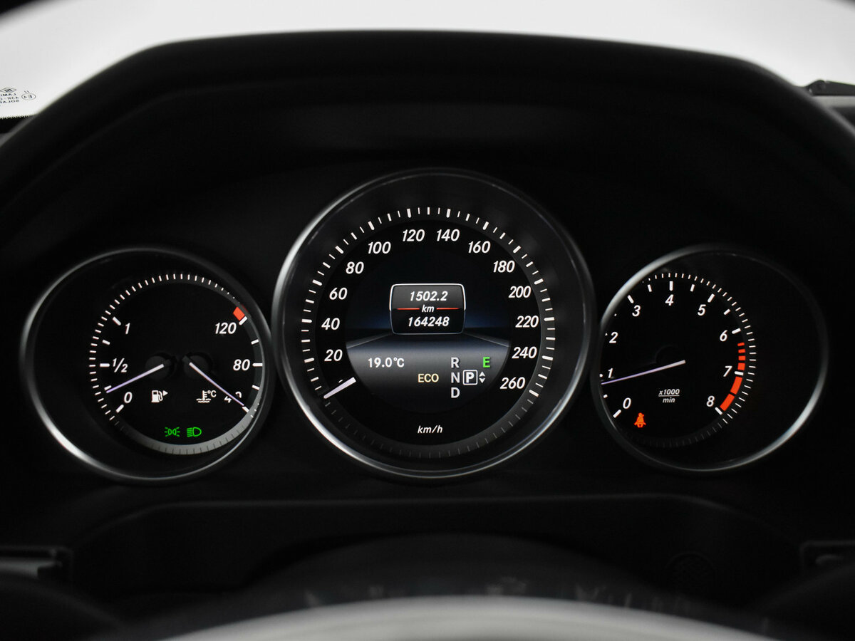 Б/У Мерседес-Бенц Е-Класс 2014 года. Фото: #14