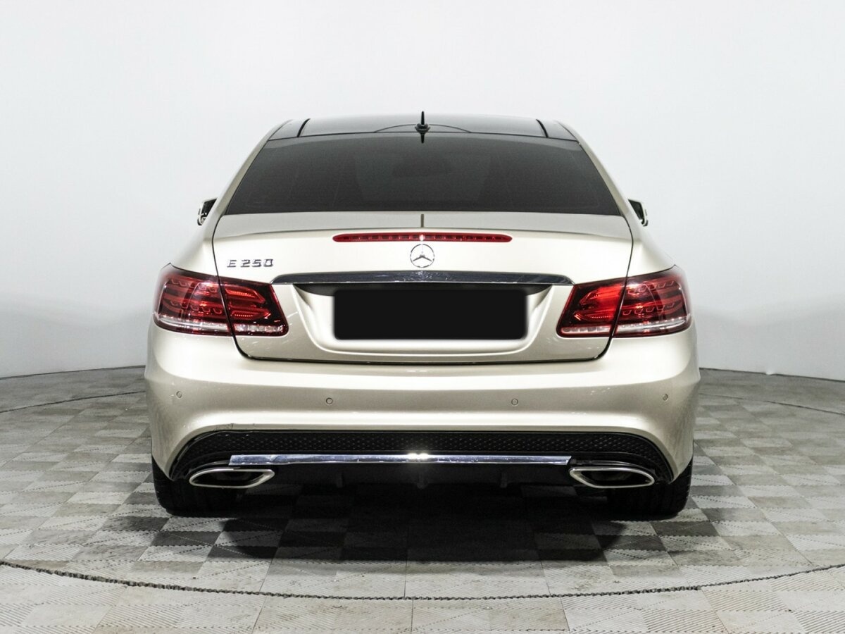 Б/У Мерседес-Бенц Е-Класс 2014 года. Фото: #5