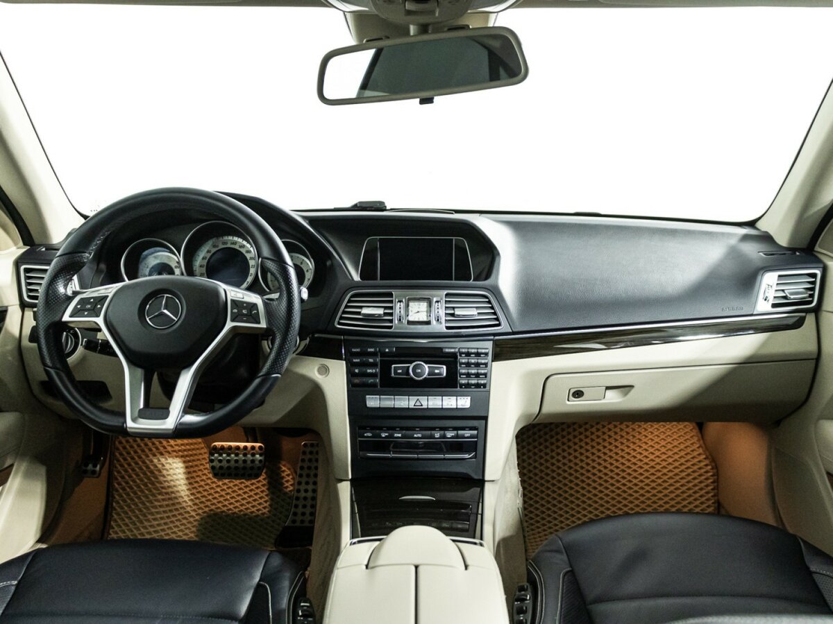 Б/У Мерседес-Бенц Е-Класс 2014 года. Фото: #12