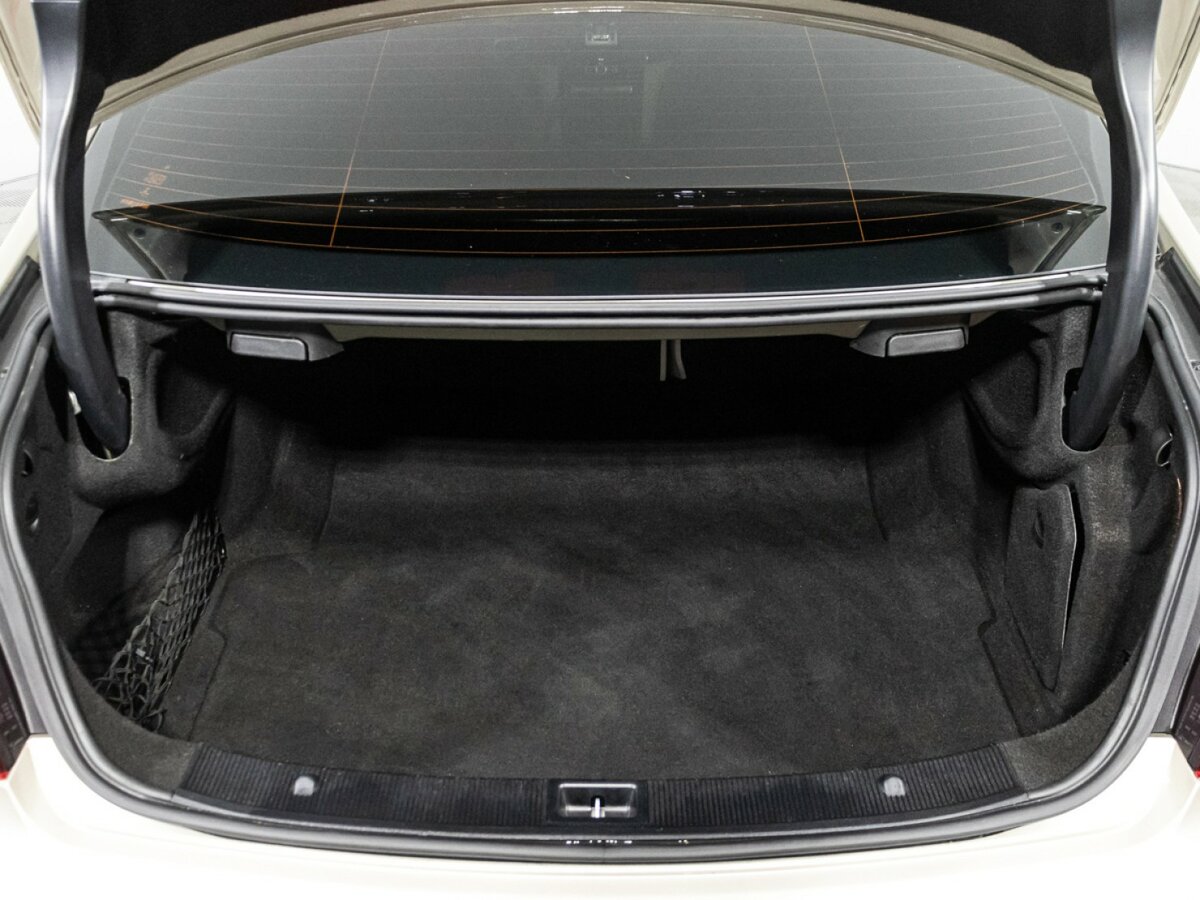 Б/У Мерседес-Бенц Е-Класс 2014 года. Фото: #13