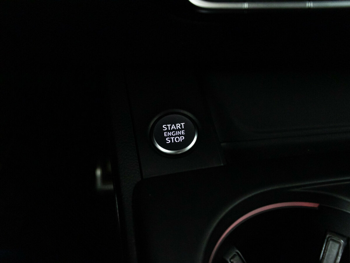 Б/У Ауди А4 2016 года. Фото: #16