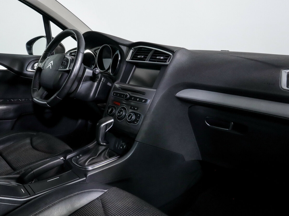 Б/У Ситроен Ц4 2016 года. Фото: #6