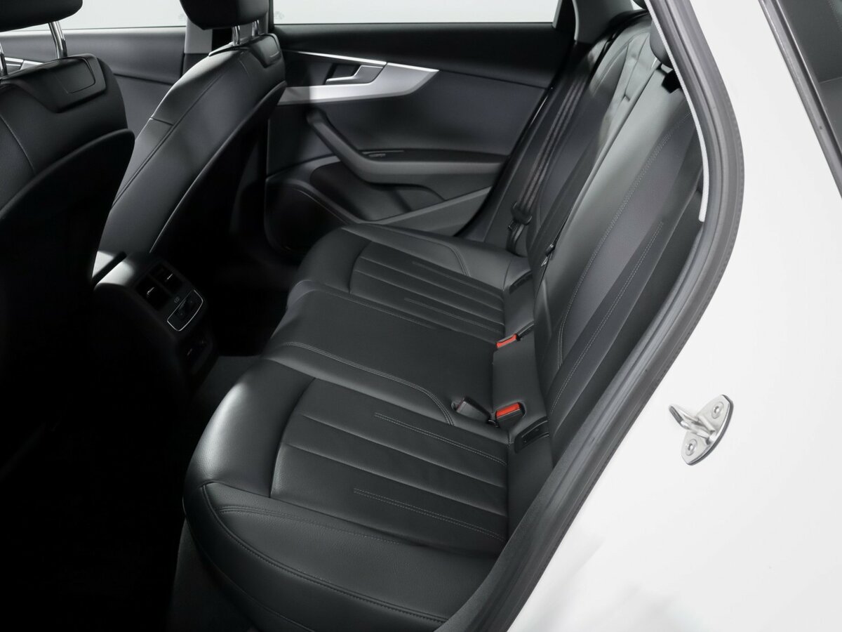 Б/У Ауди А4 2019 года. Фото: #9