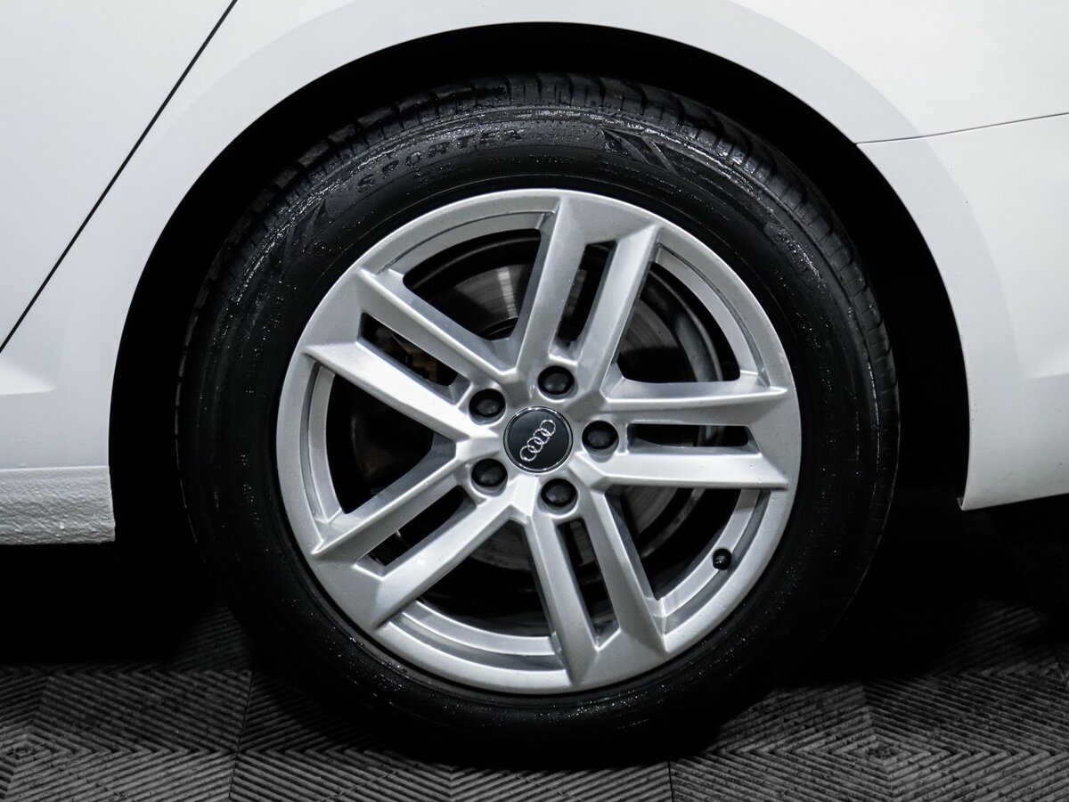 Б/У Ауди А4 2019 года. Фото: #14