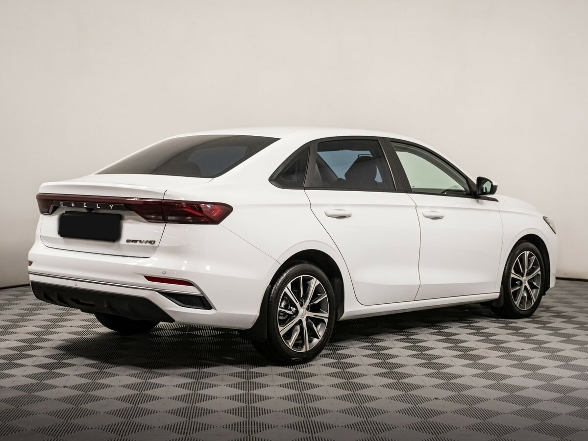 Б/У Джили Эмгранд 2023 года. Фото: #3