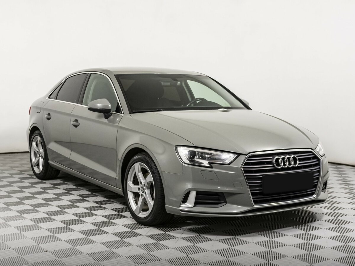 Б/У Ауди А3 2018 года. Фото: #2