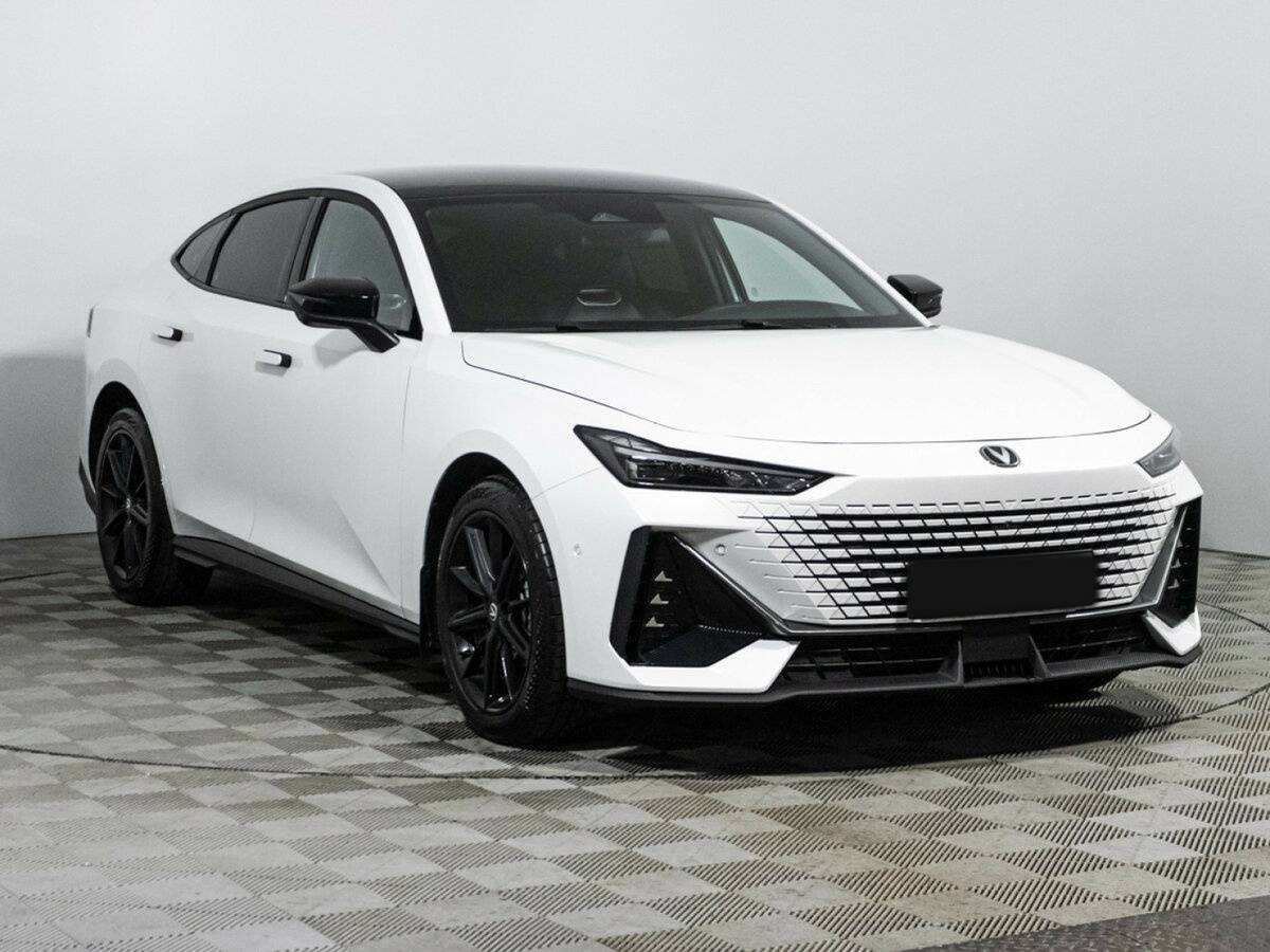 Б/У Чанган УНИ-В 2023 года. Фото: #2