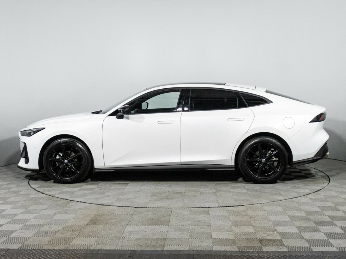 Б/У Чанган УНИ-В 2023 года. Фото: #7