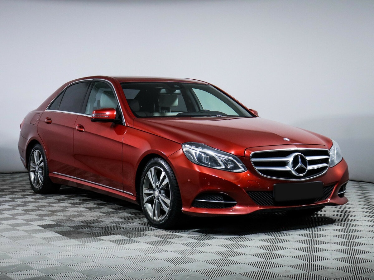 Б/У Мерседес-Бенц Е-Класс 2014 года. Фото: #2