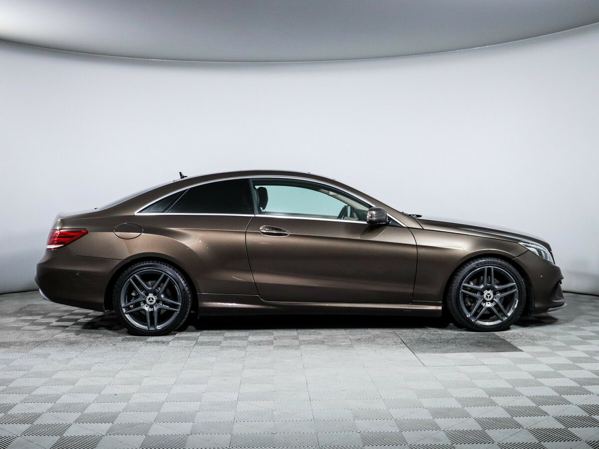 Б/У Мерседес-Бенц Е-Класс 2014 года. Фото: #3