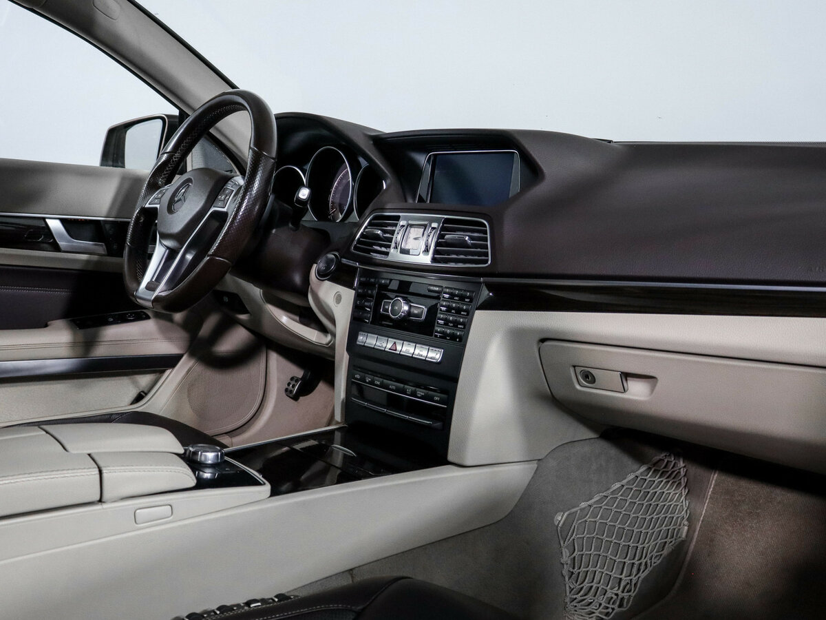 Б/У Мерседес-Бенц Е-Класс 2014 года. Фото: #8