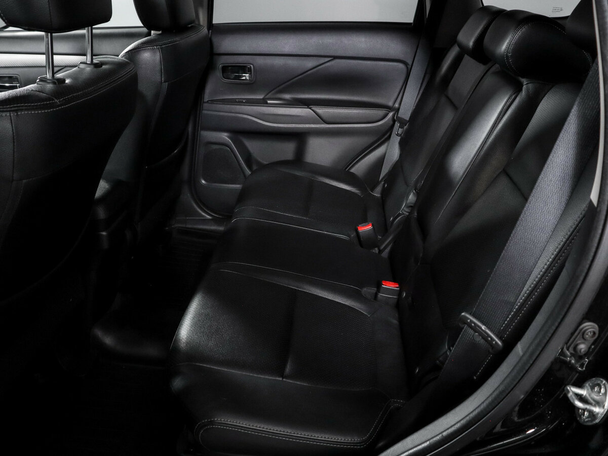 Mitsubishi Outlander 2015 года с пробегом. Фото: #9