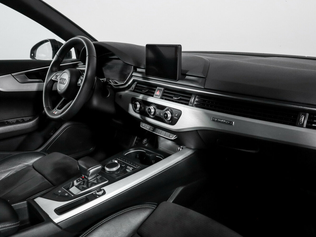 Б/У Ауди А4 2017 года. Фото: #8