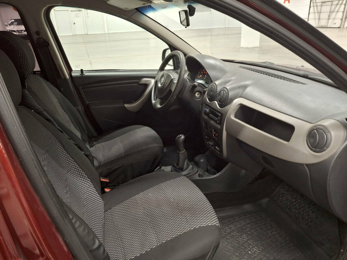 Б/У Рено Сандеро 2014 года. Фото: #10