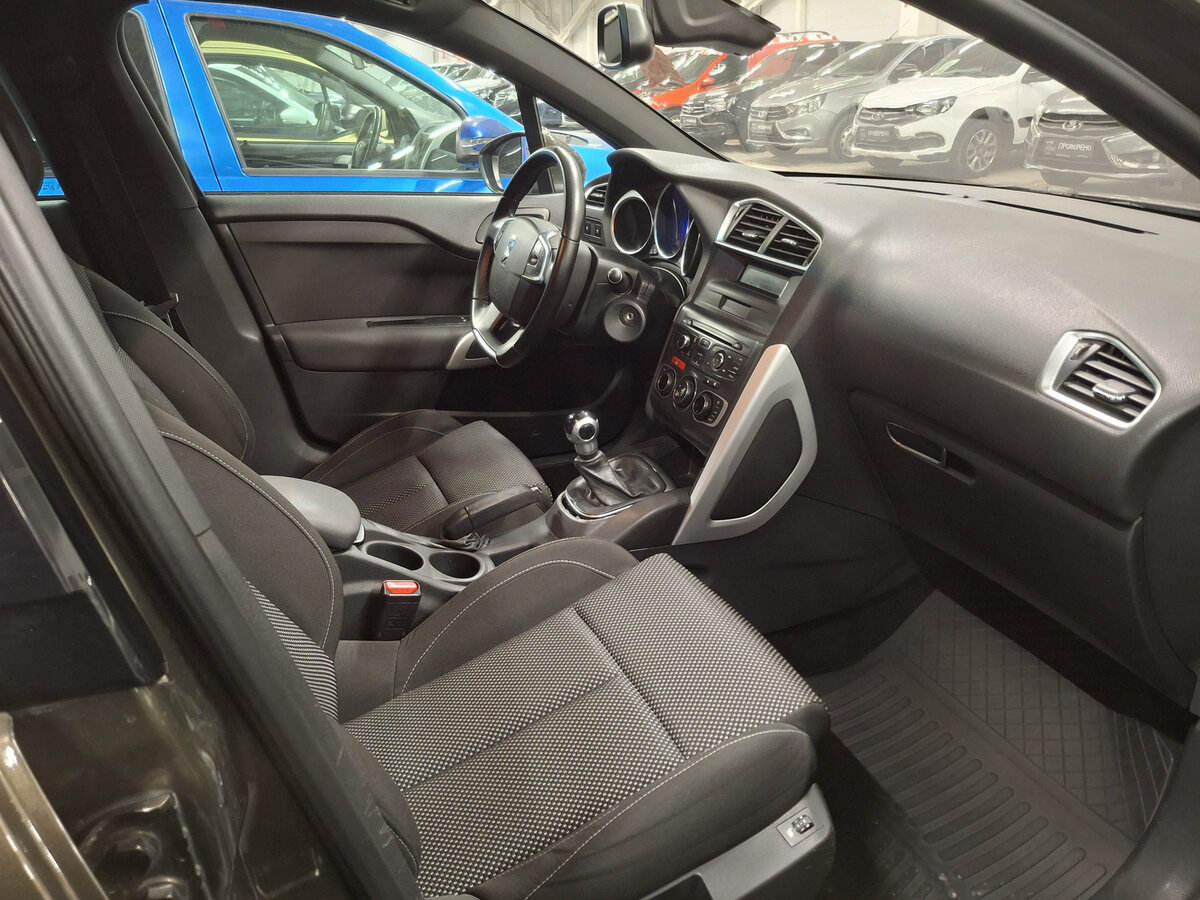 Б/У Ситроен ДС4 2012 года. Фото: #10