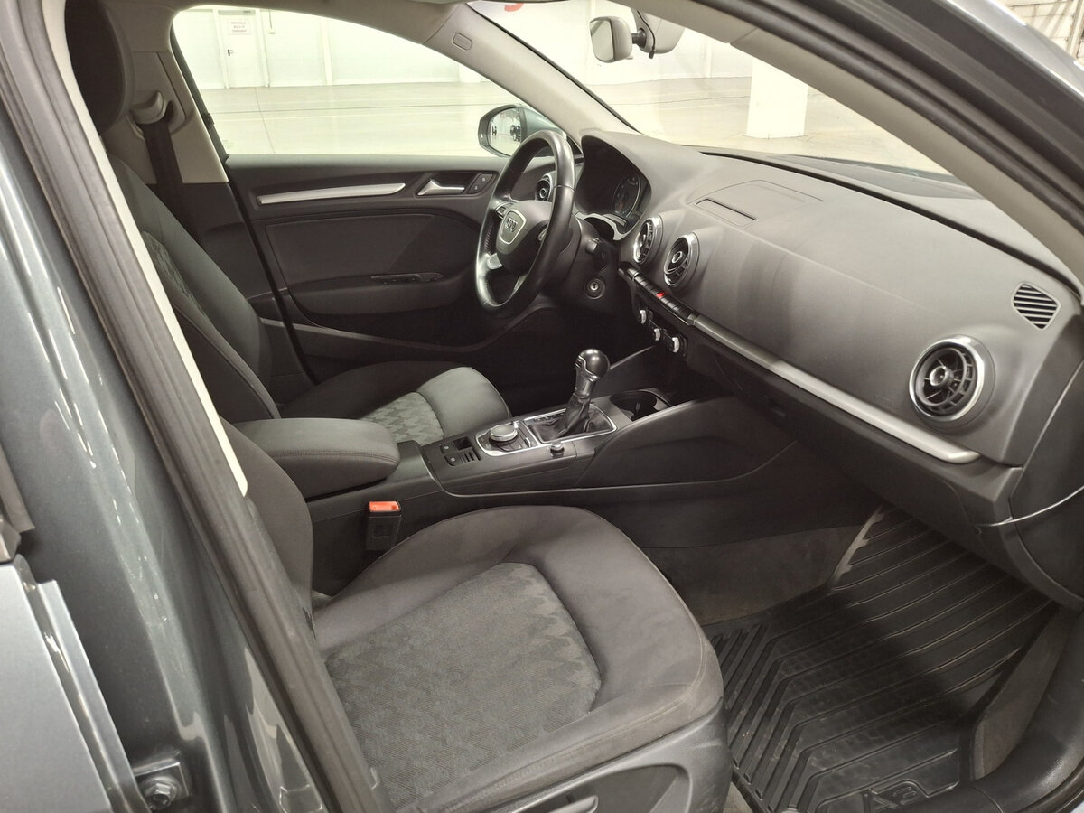 Б/У Ауди А3 2016 года. Фото: #10