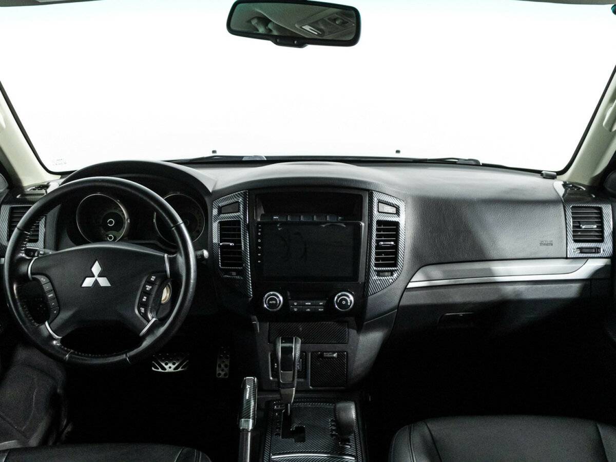 Б/У Митсубиши Паджеро 2015 года. Фото: #10