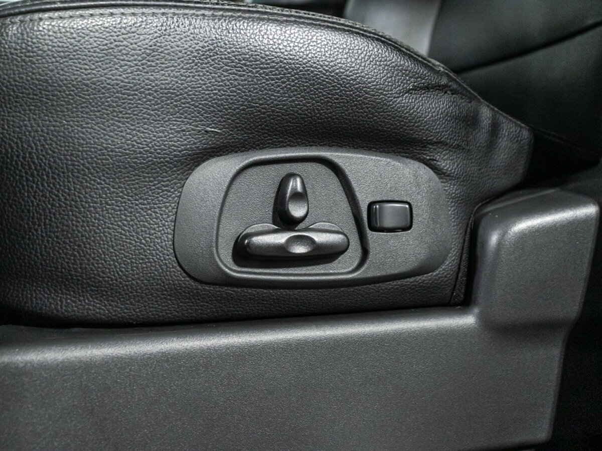 Б/У Митсубиши Паджеро 2015 года. Фото: #12