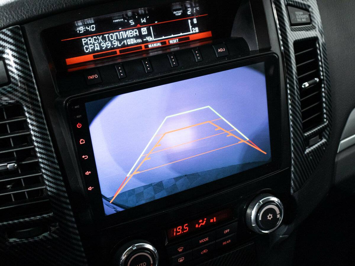 Б/У Митсубиши Паджеро 2015 года. Фото: #13