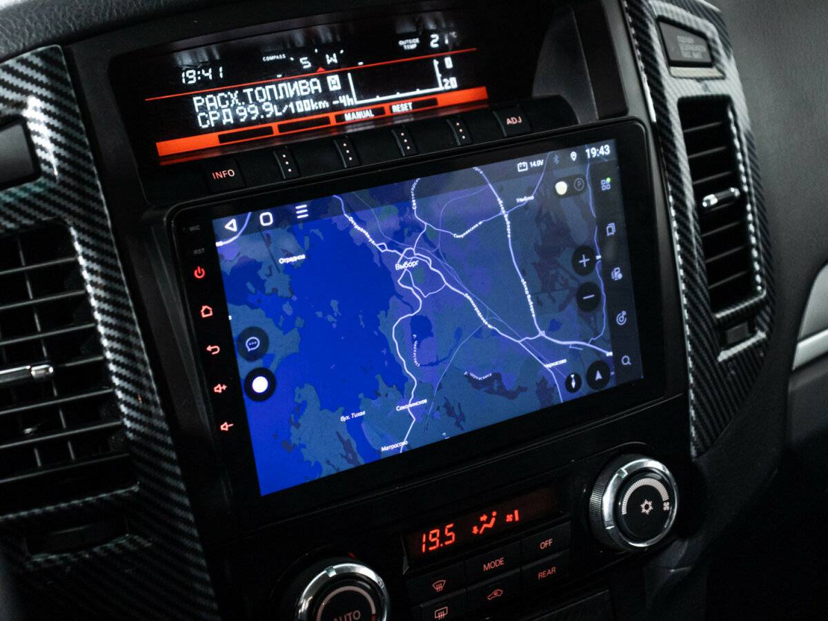 Б/У Митсубиши Паджеро 2015 года. Фото: #14