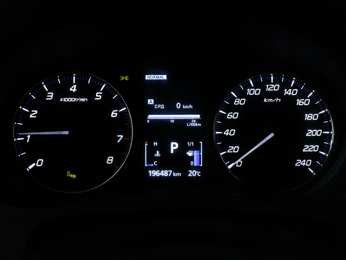 Б/У Митсубиши Оутлэндер 2020 года. Фото: #9