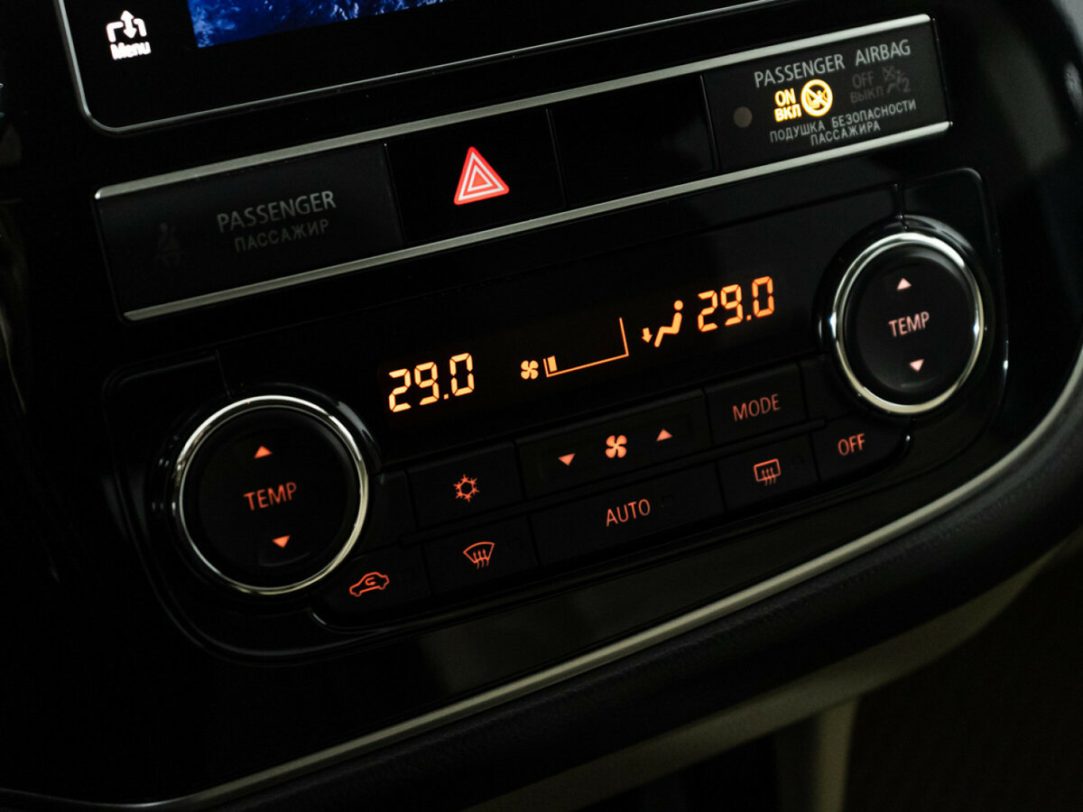 Б/У Митсубиши Оутлэндер 2020 года. Фото: #12