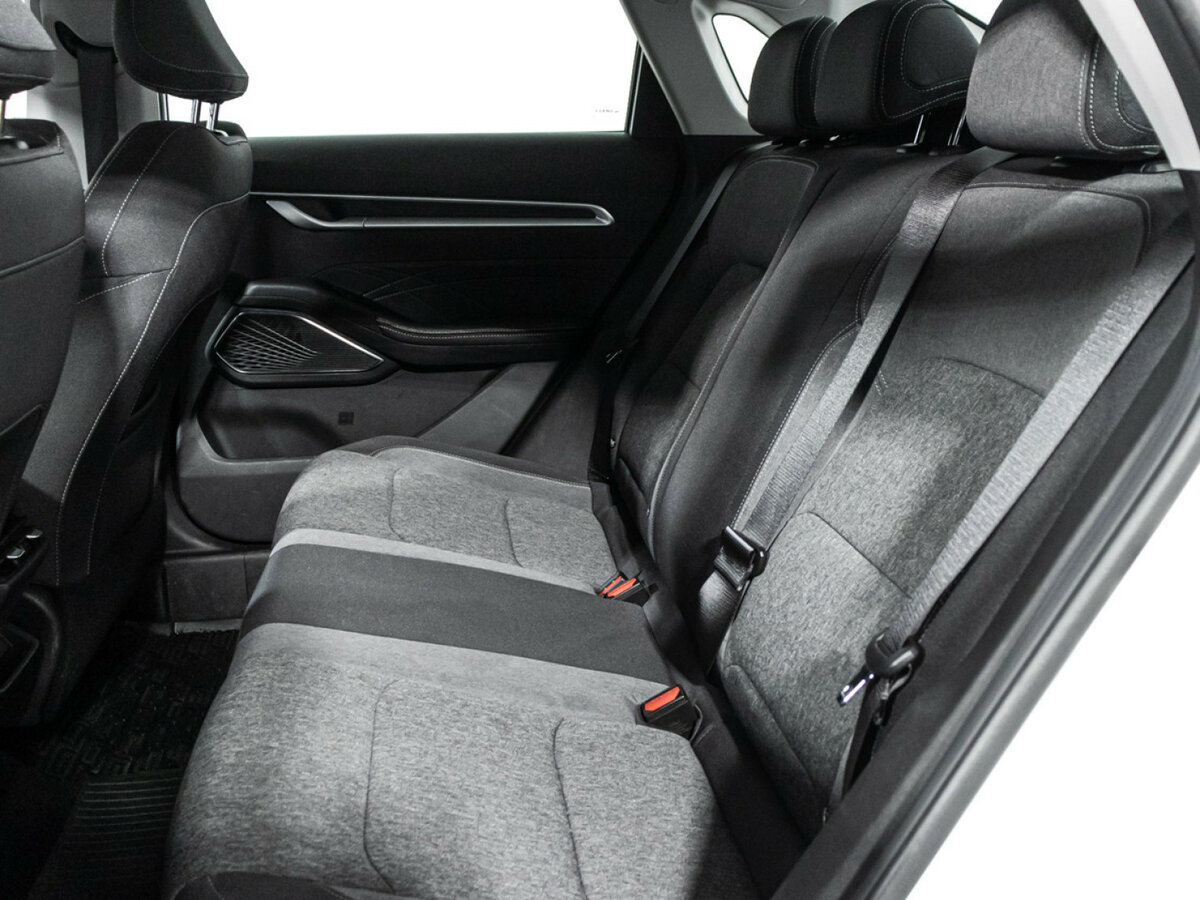 Б/У Джили Эмгранд 2023 года. Фото: #9